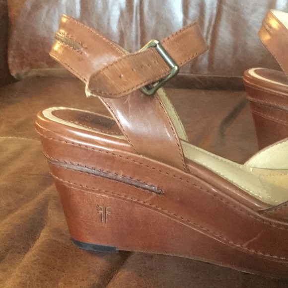 FRYE Sandals - Picture 3 of 6